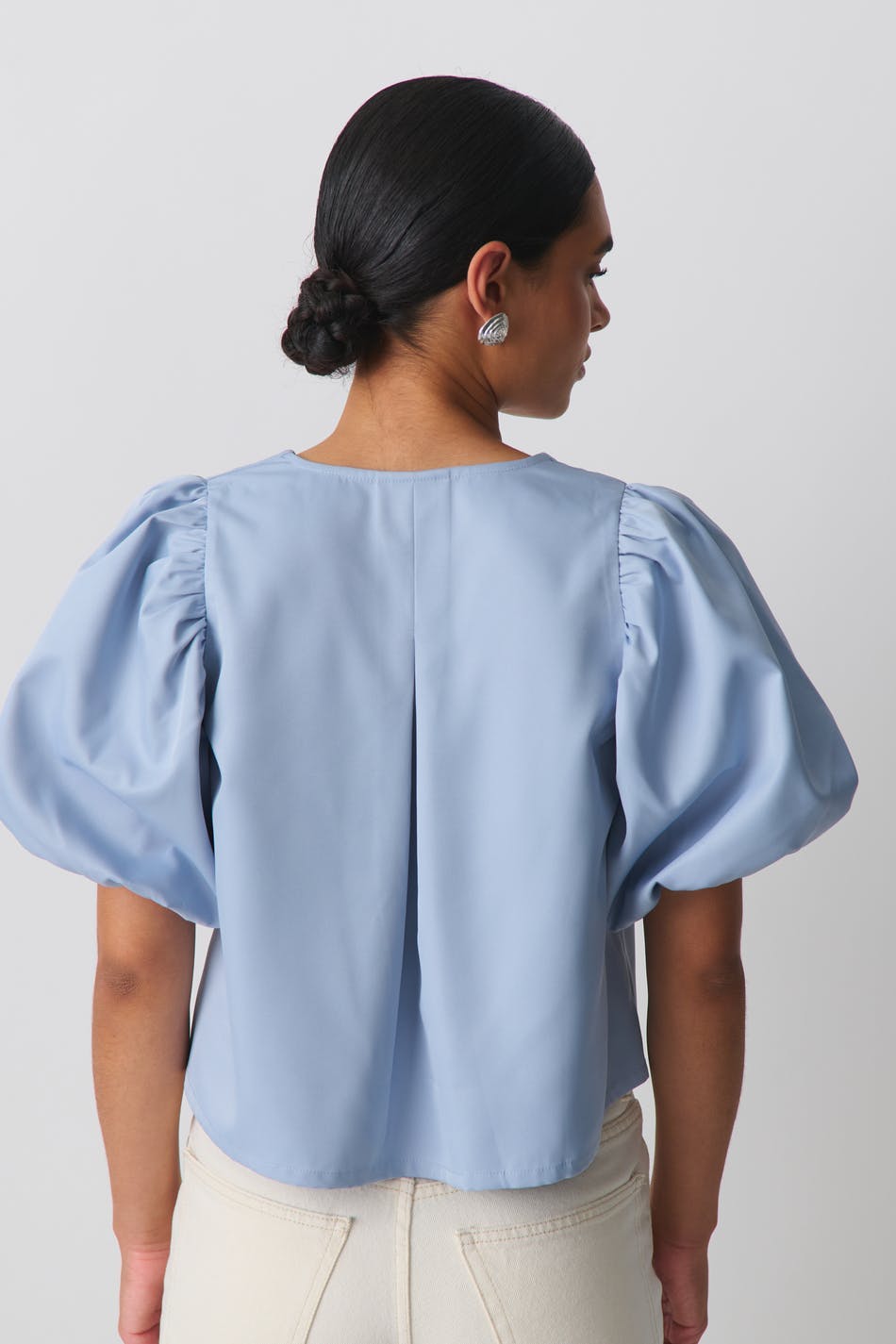 Puff sleeve blouse