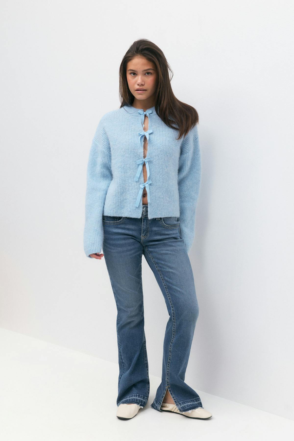 Y bow cardigan