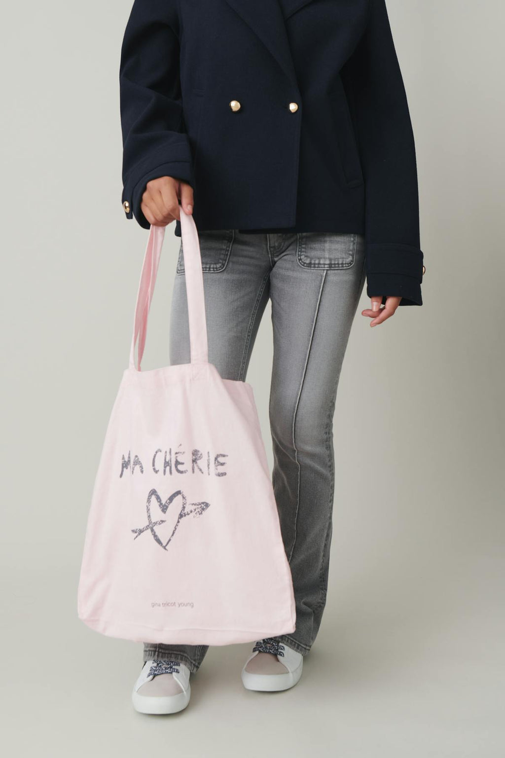 Young tote bag