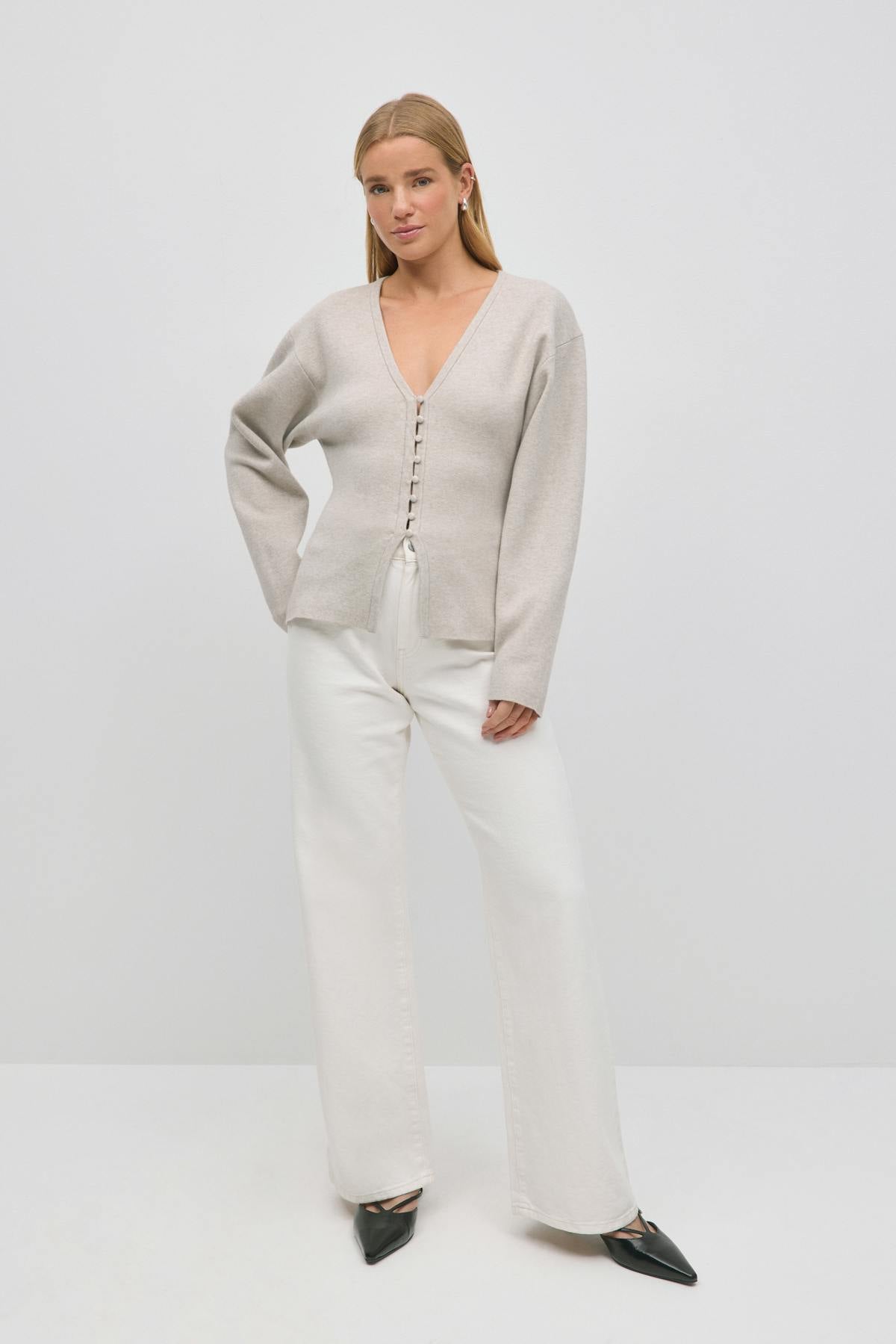 Shaped knitted cardigan