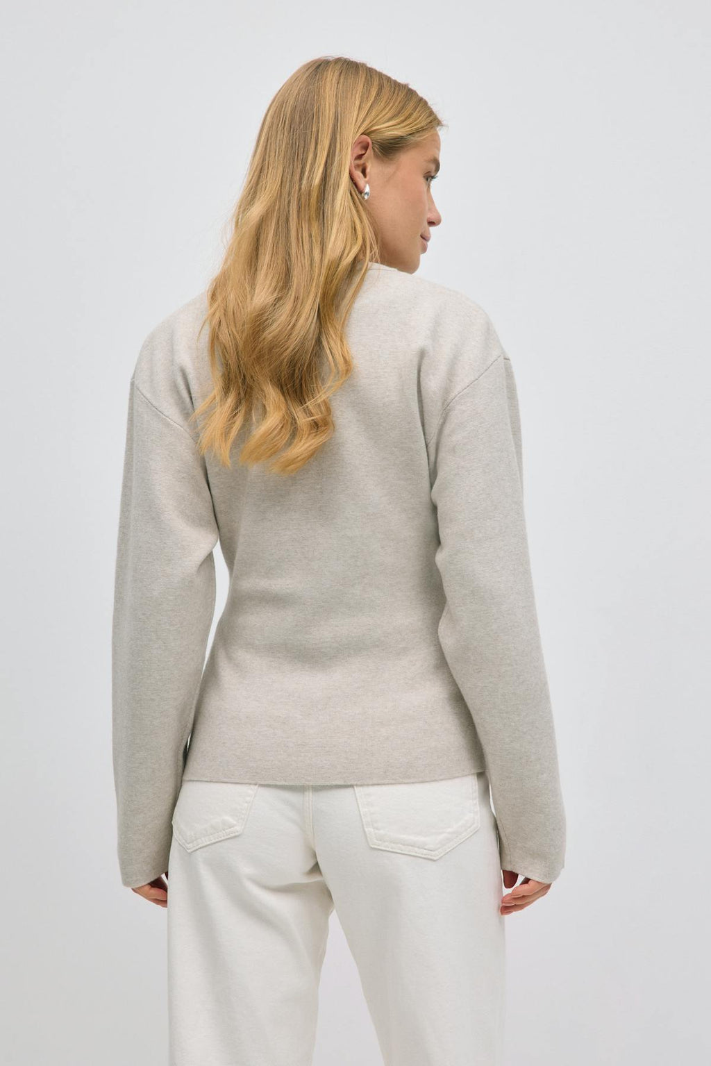 Shaped knitted cardigan
