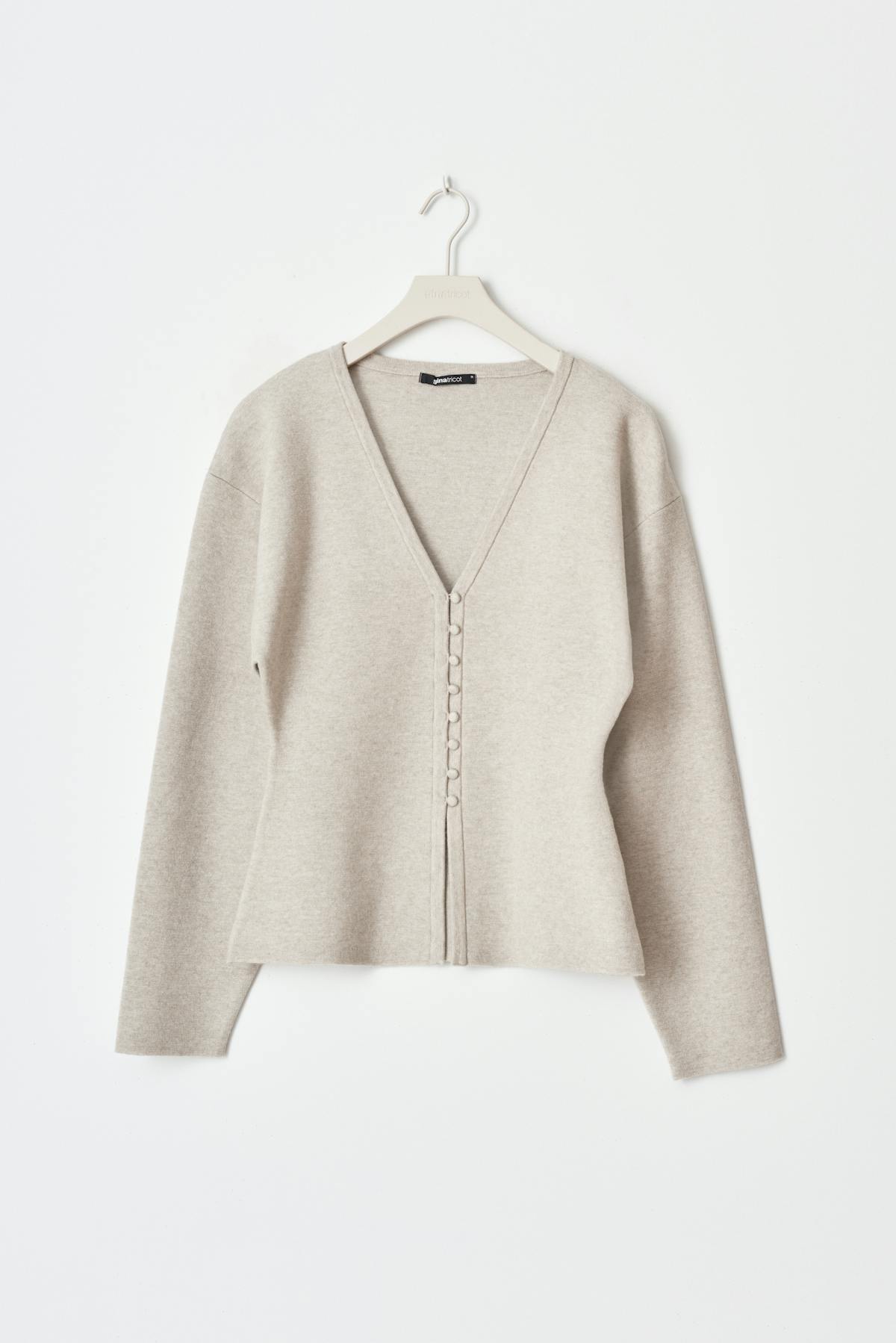 Shaped knitted cardigan