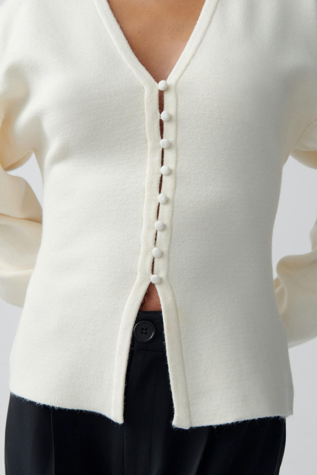Shaped knitted cardigan
