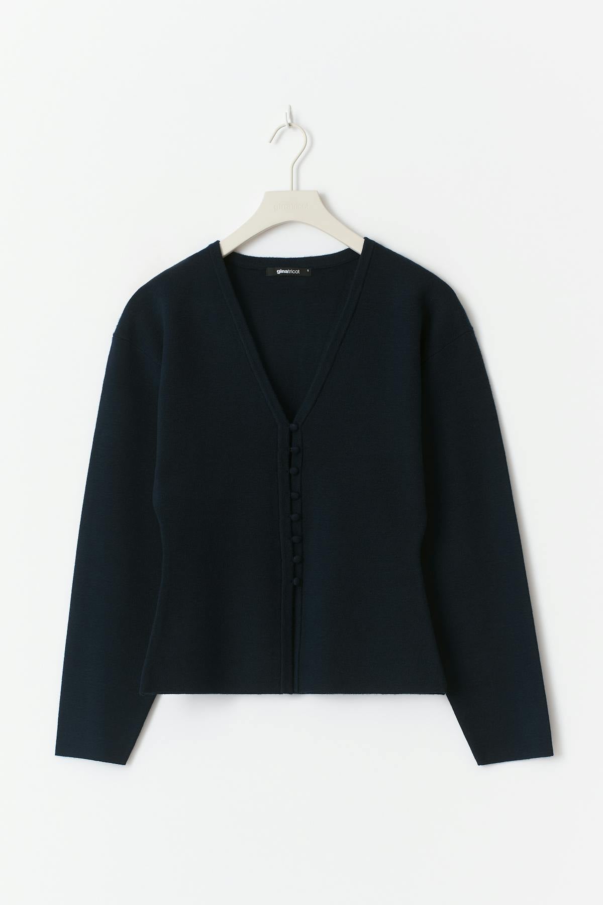 Shaped knitted cardigan