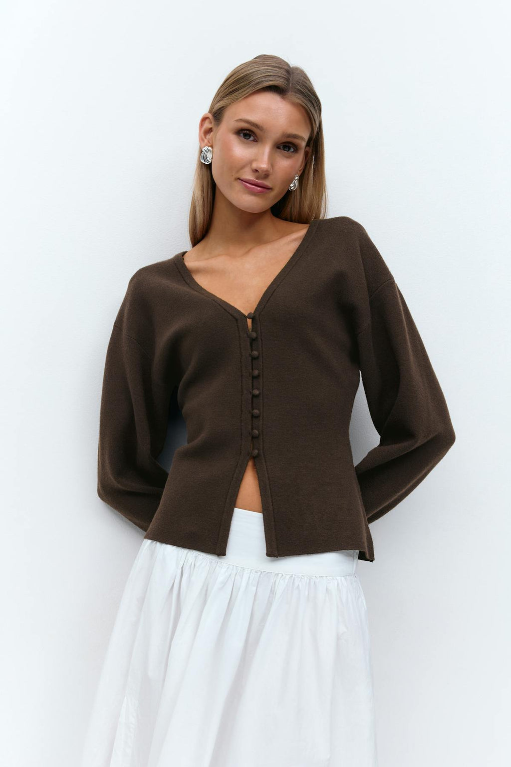 Shaped knitted cardigan