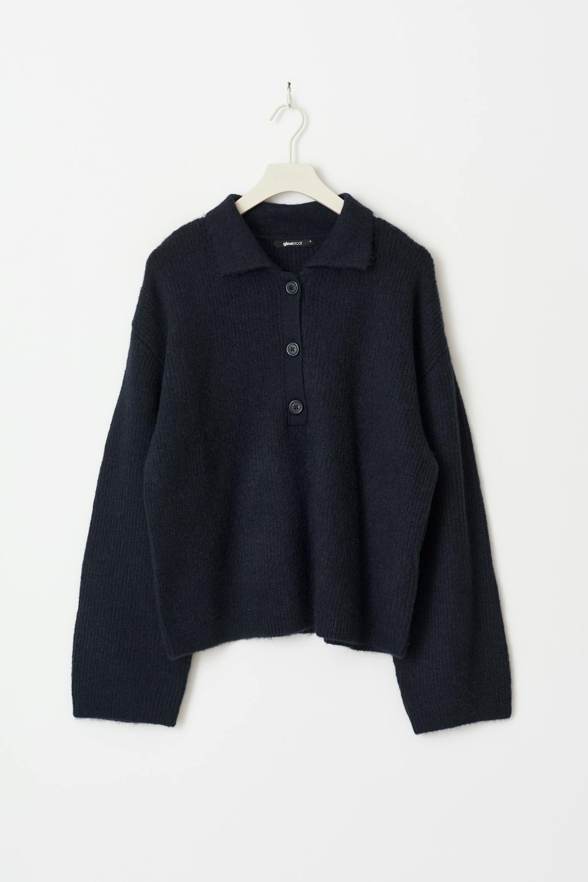 Knitted collar sweater