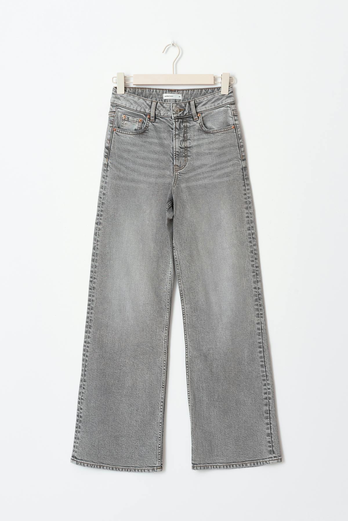 Comfy wide petite jeans