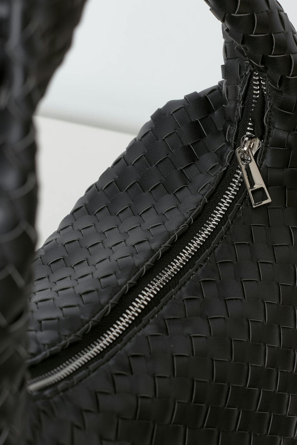Braided shoulder bag