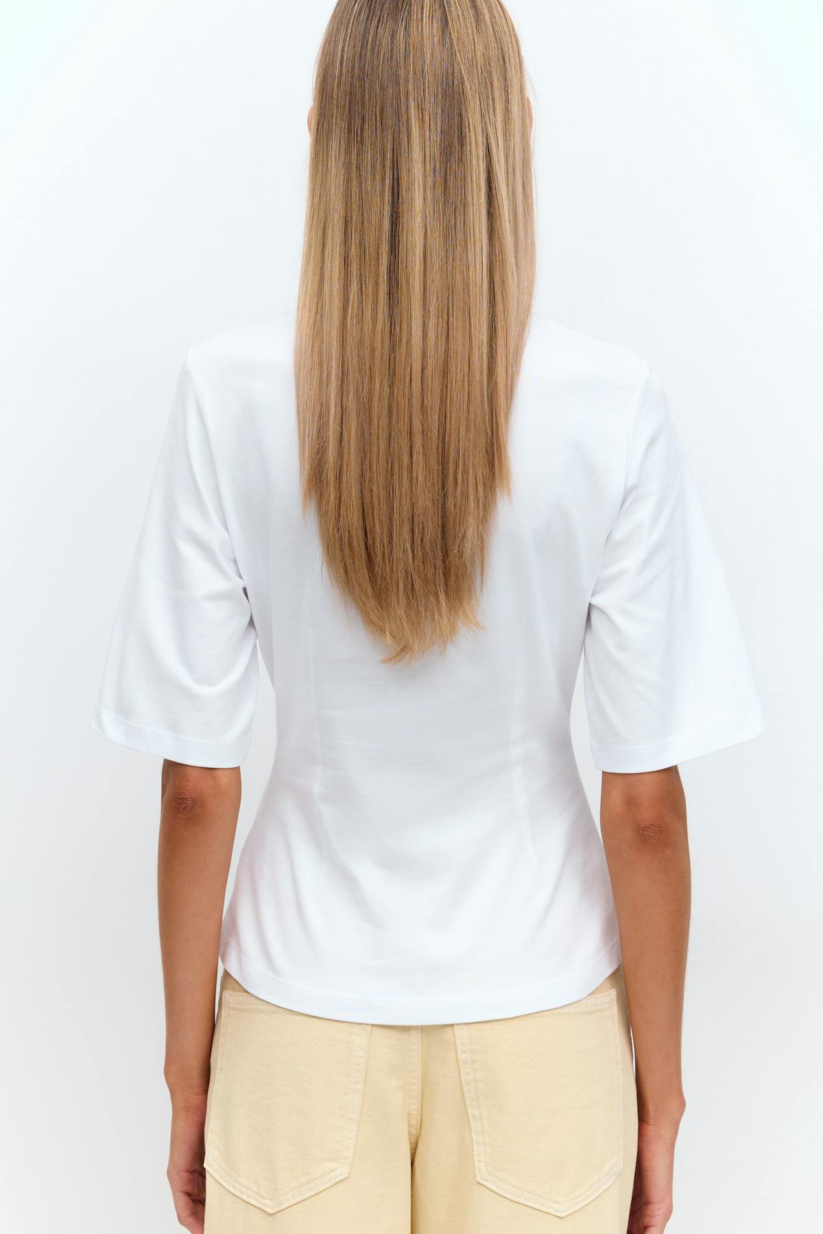 Fitted tee