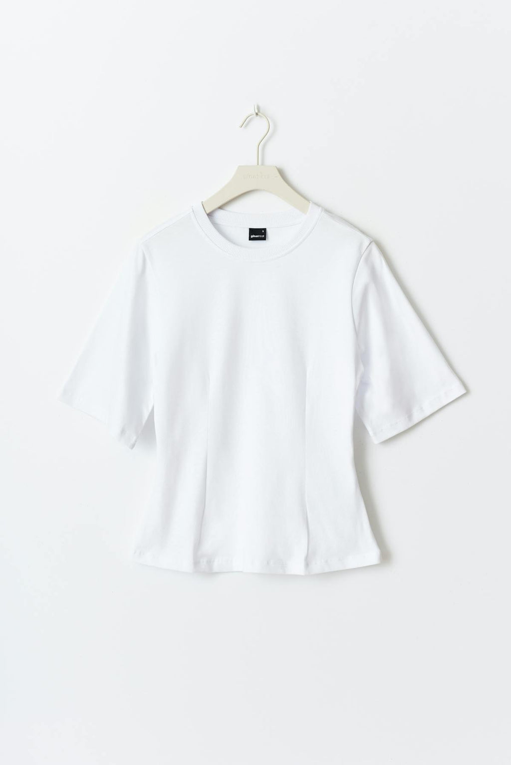 Fitted tee