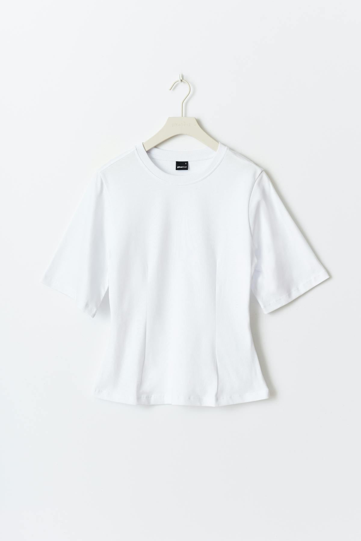 Fitted tee