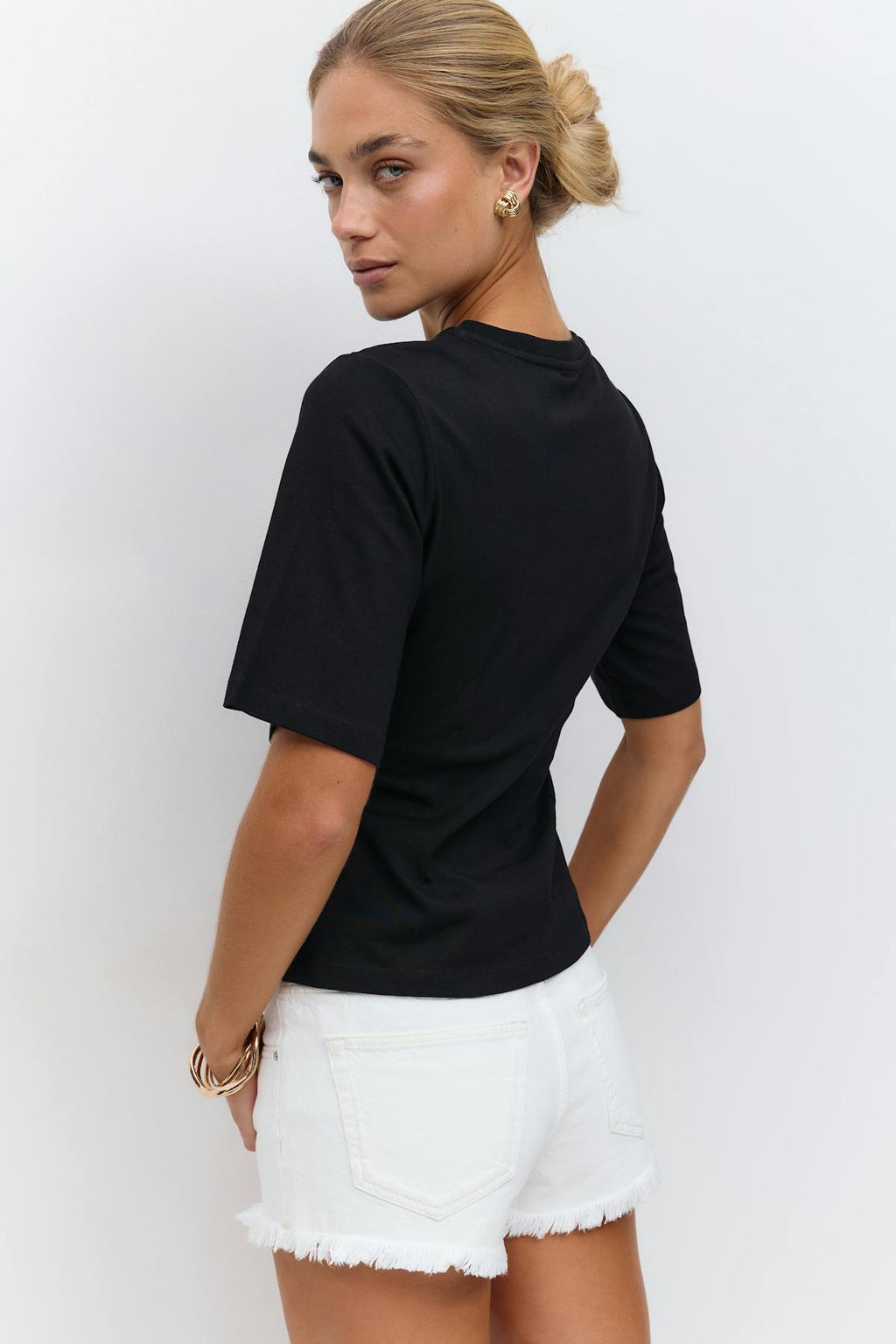 Fitted tee