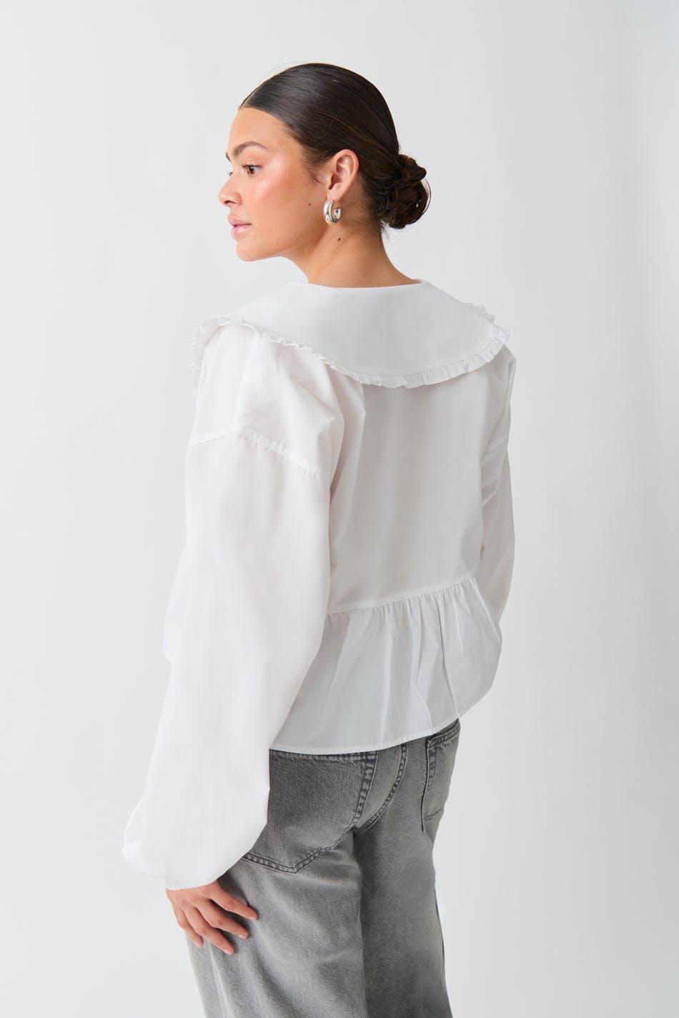 Tie collar blouse