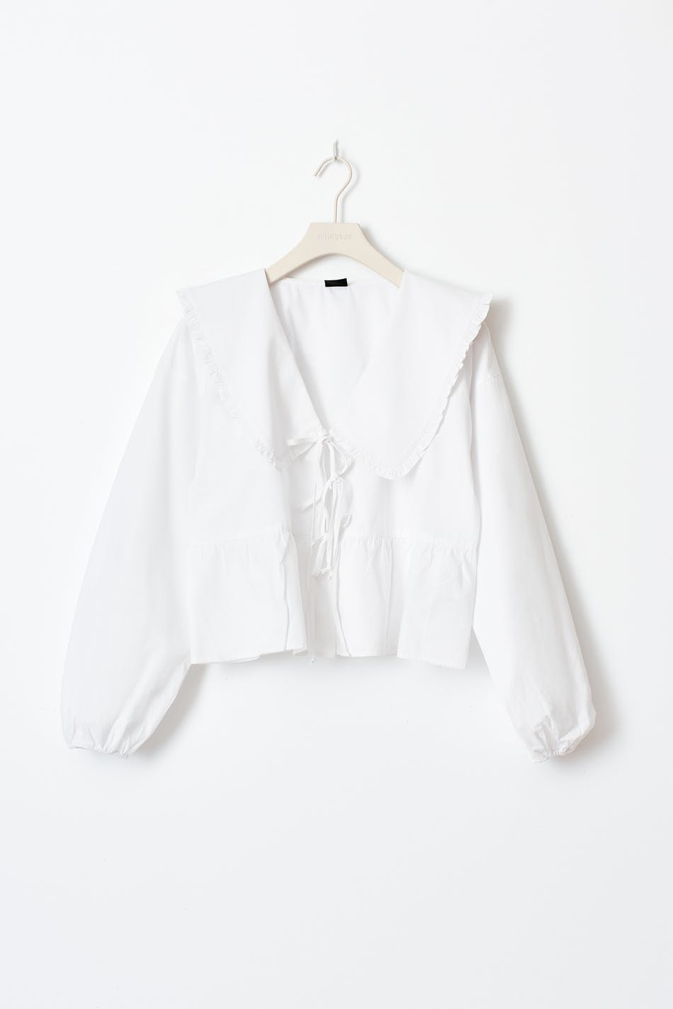 Tie collar blouse