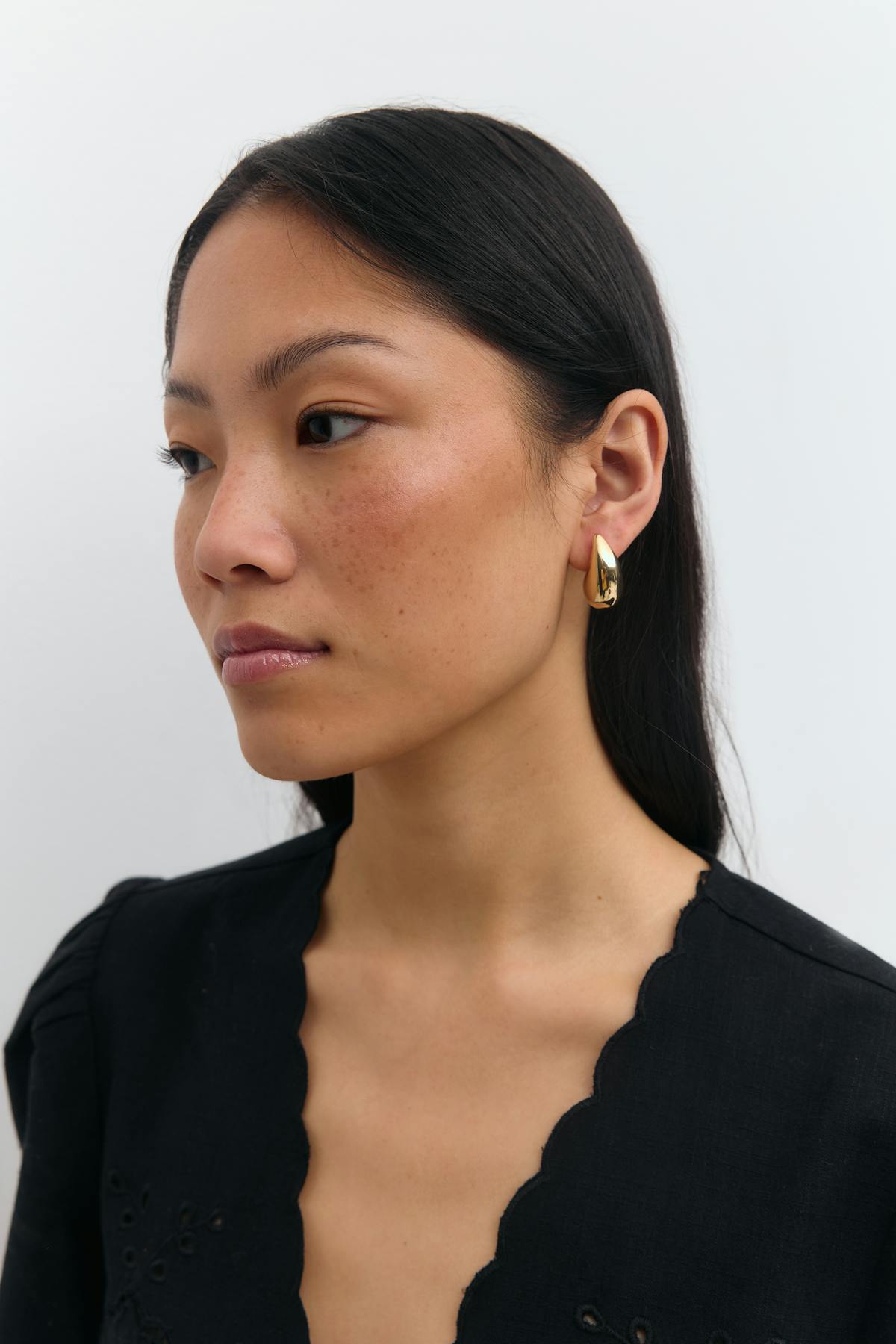 Mini drop earrings