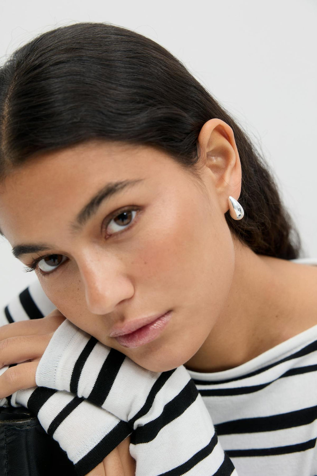 Mini drop earrings