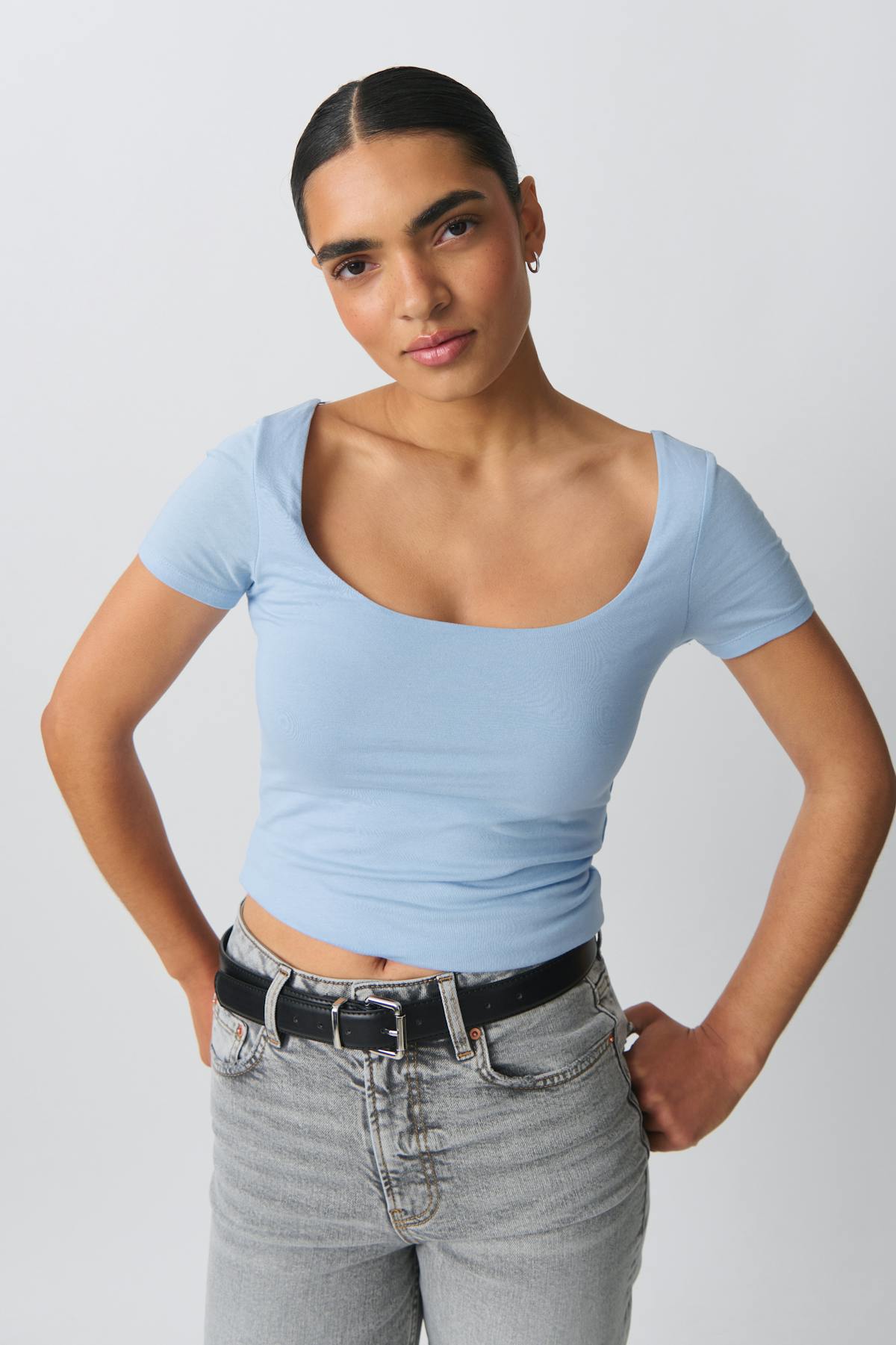 Short sleeve tight top
