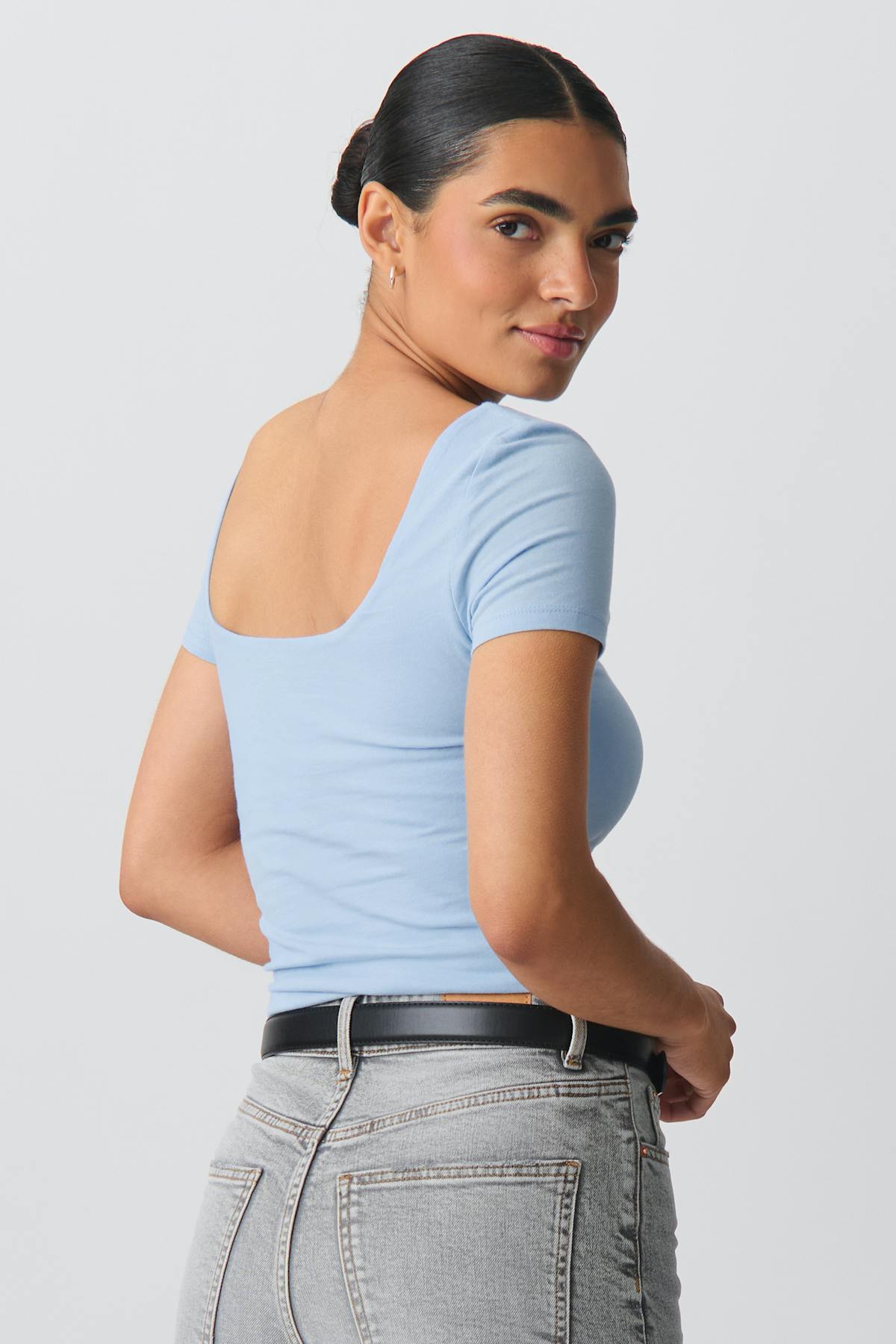 Short sleeve tight top
