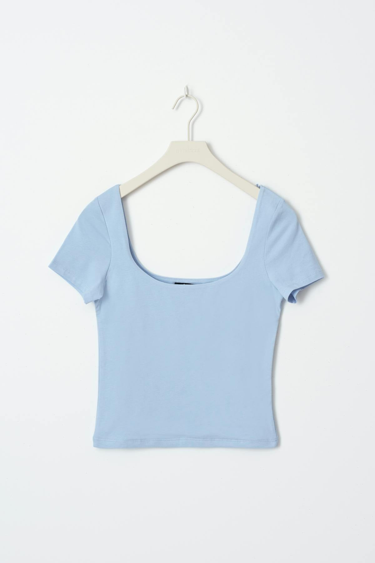 Short sleeve tight top