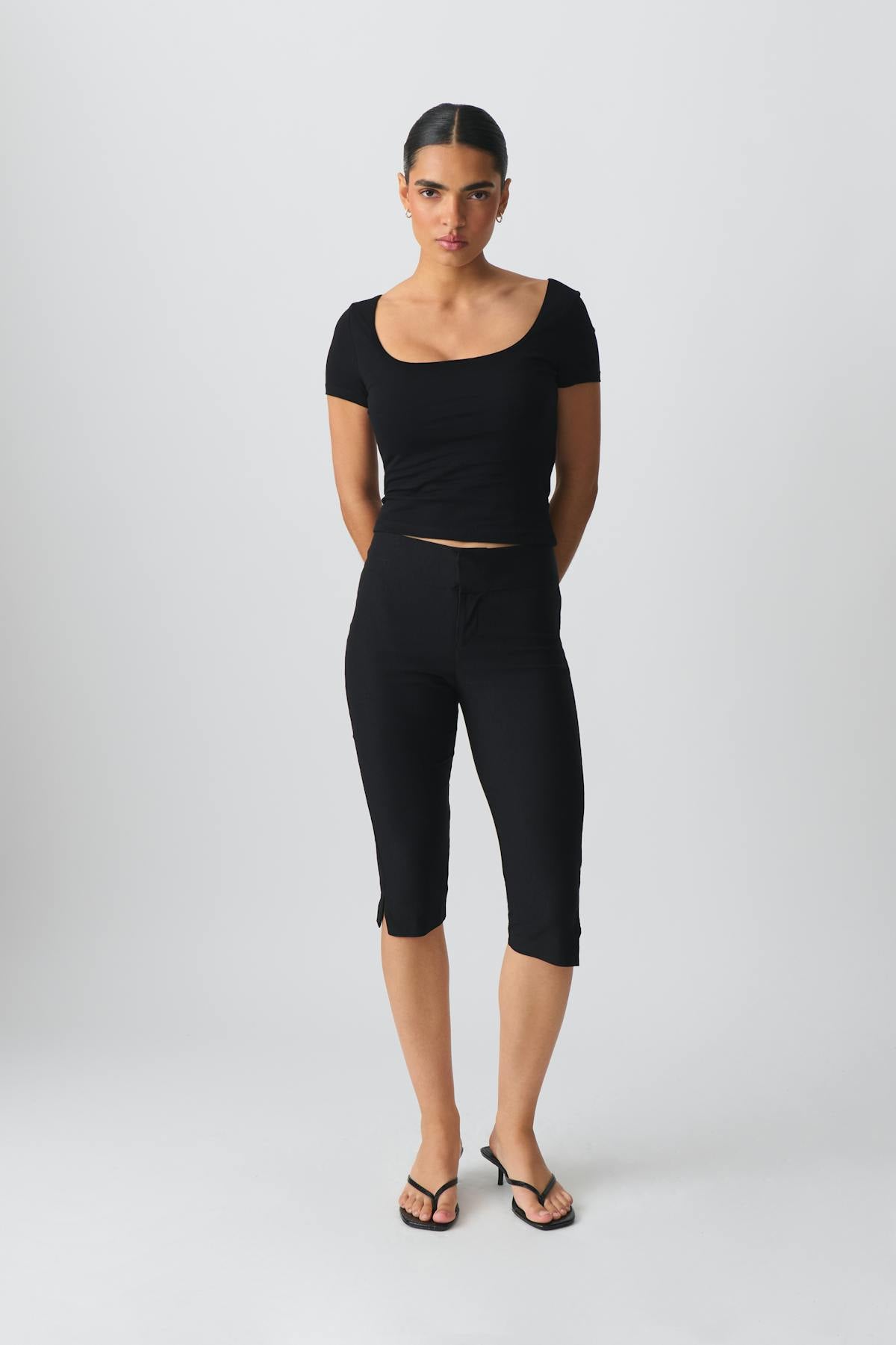 Short sleeve tight top