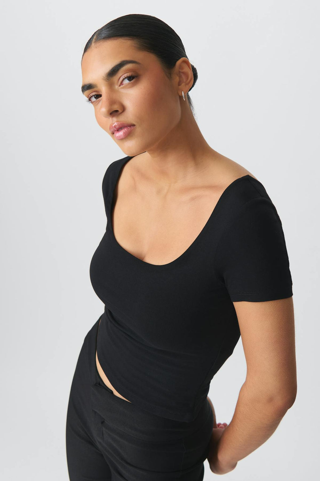 Short sleeve tight top