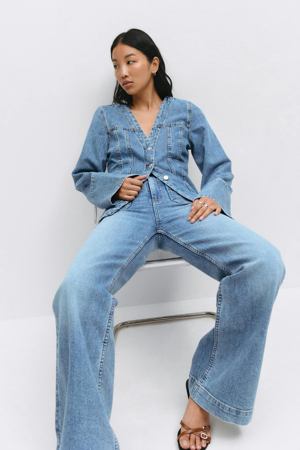Front pocket flare jeans