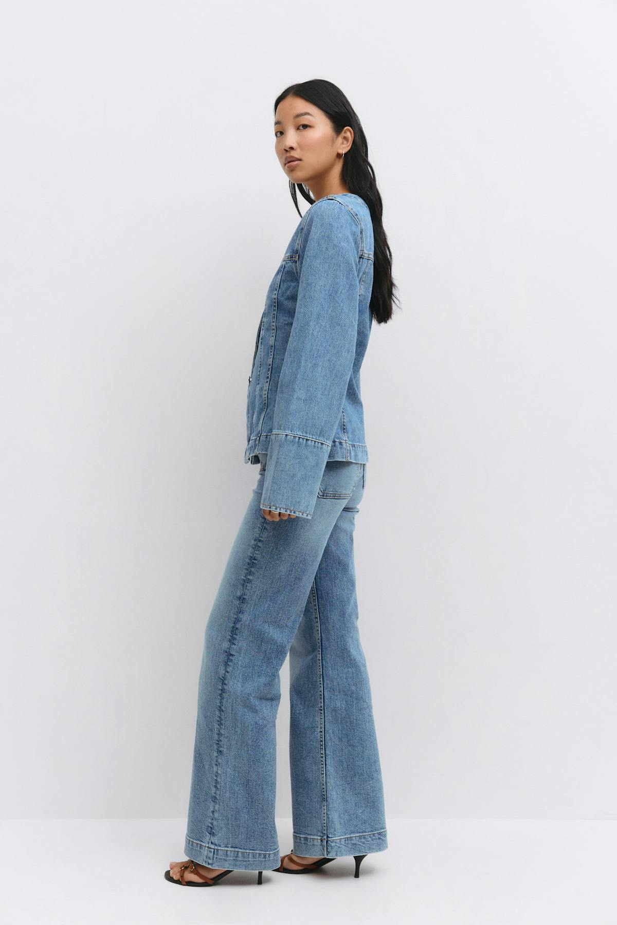 Front pocket flare jeans