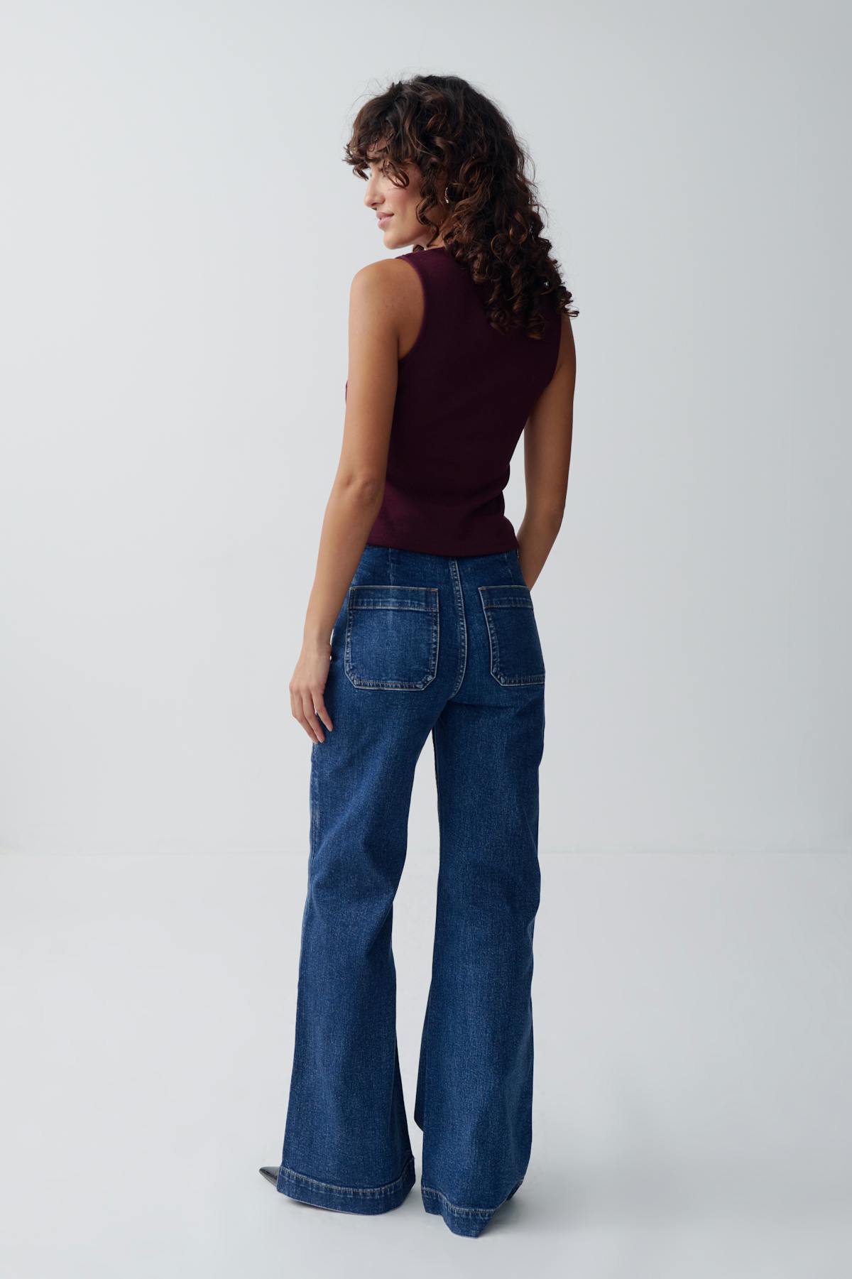 Front pocket flare jeans