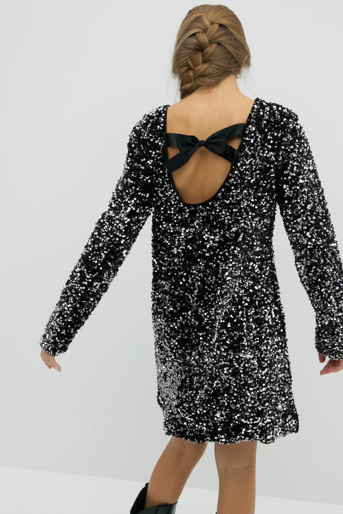 Y sequin bow dress