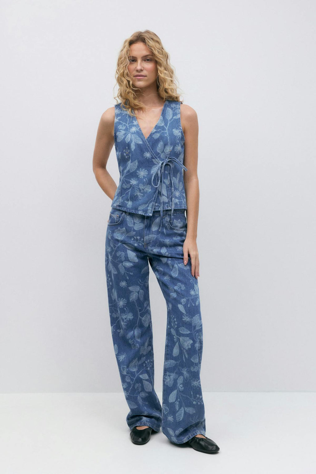 Flower jeans