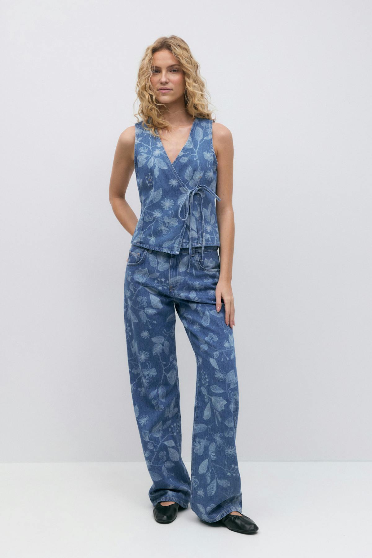 Flower jeans