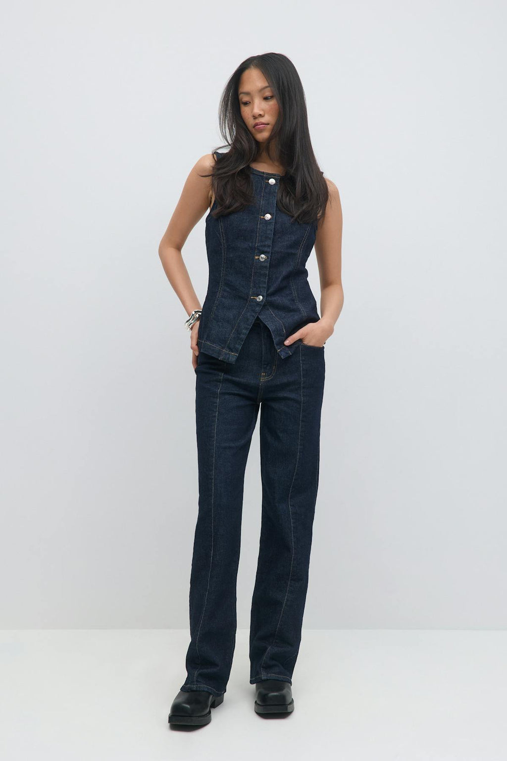 Front seam jeans