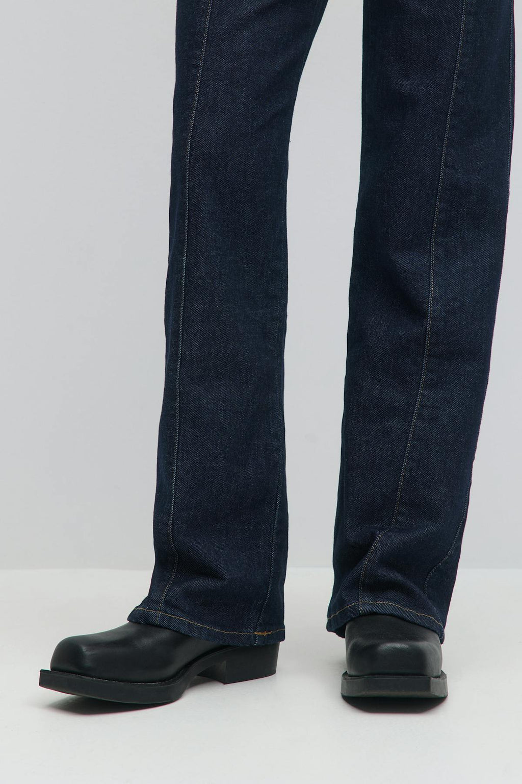 Front seam jeans