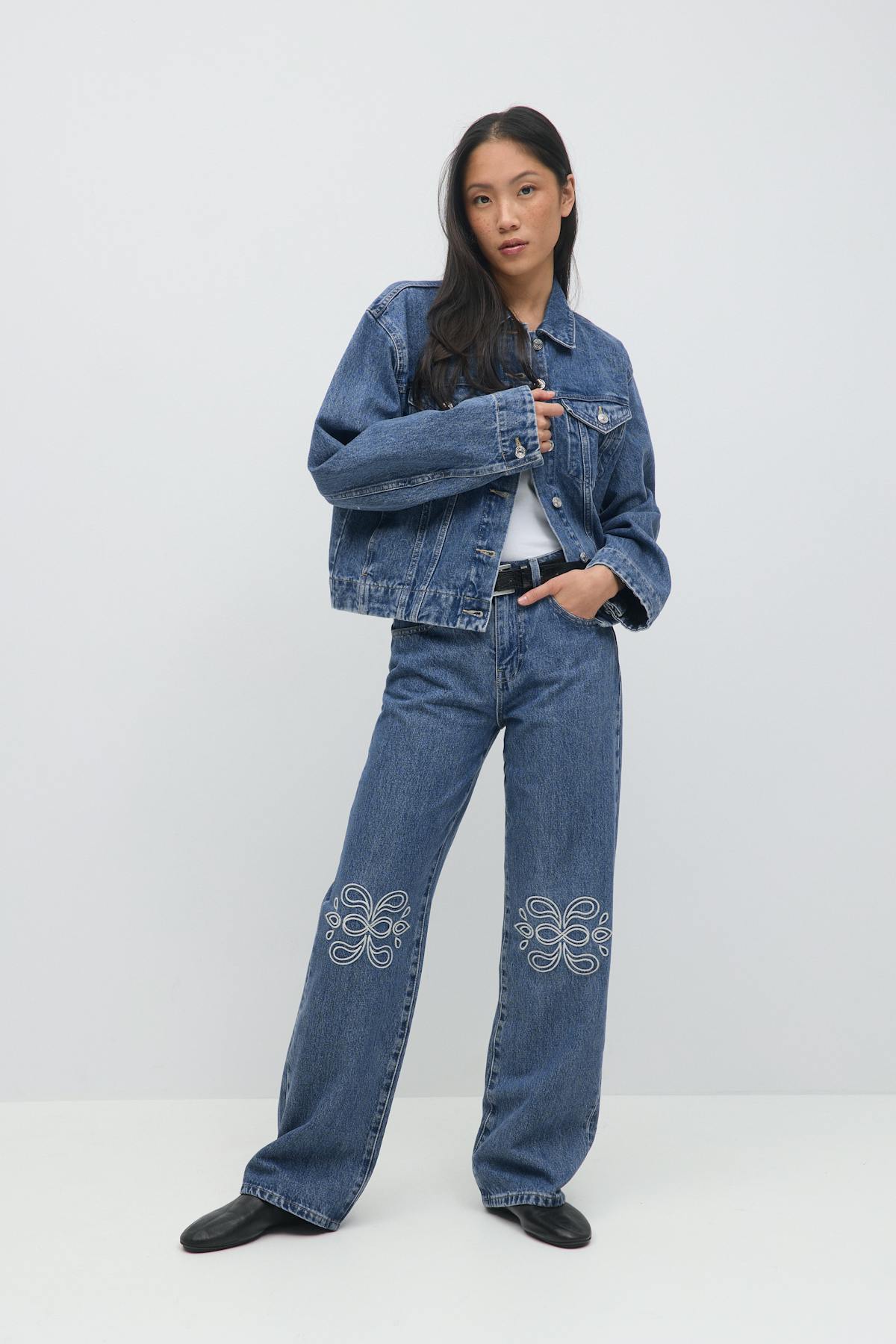 Embroidery jeans