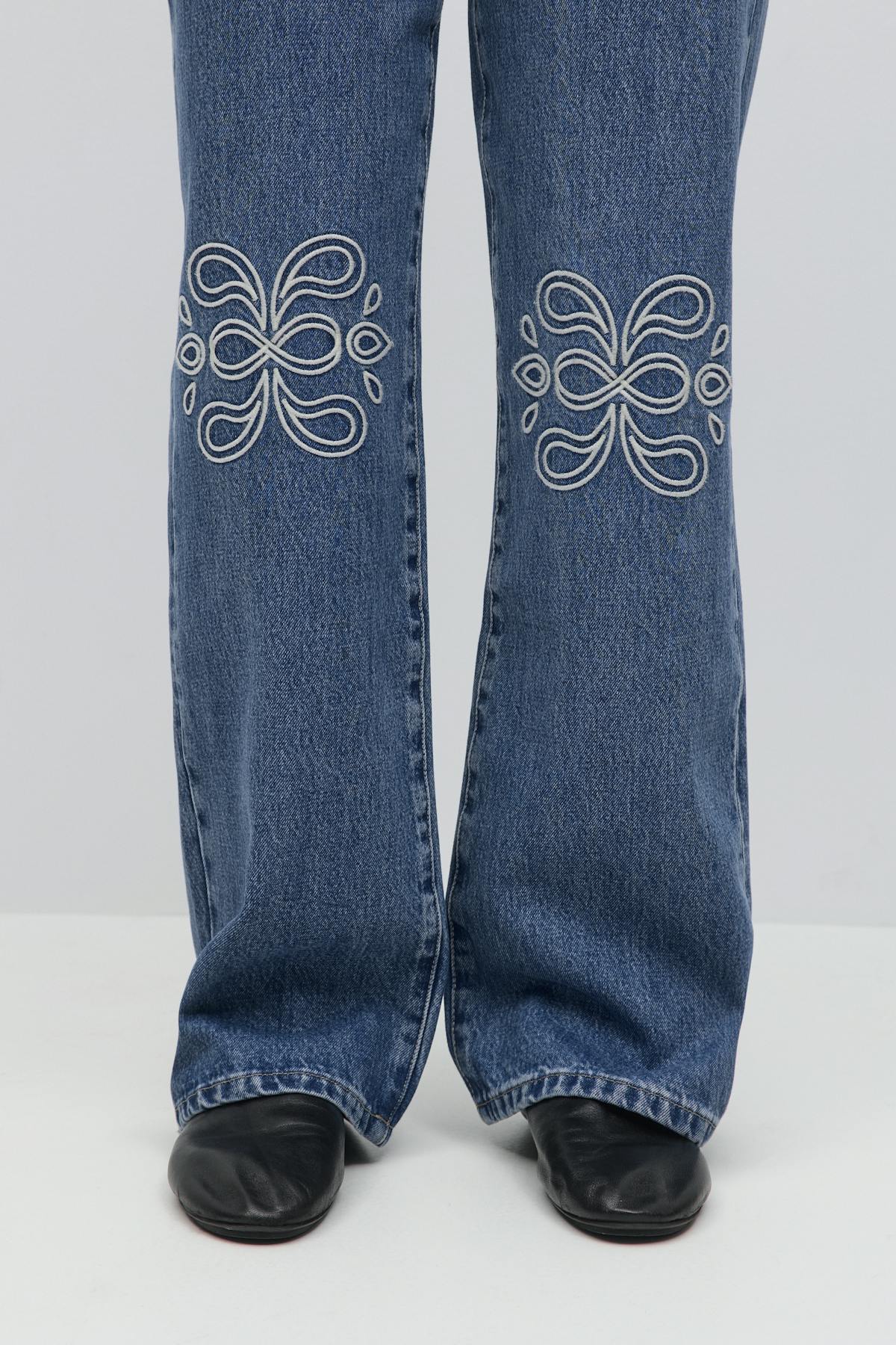 Embroidery jeans