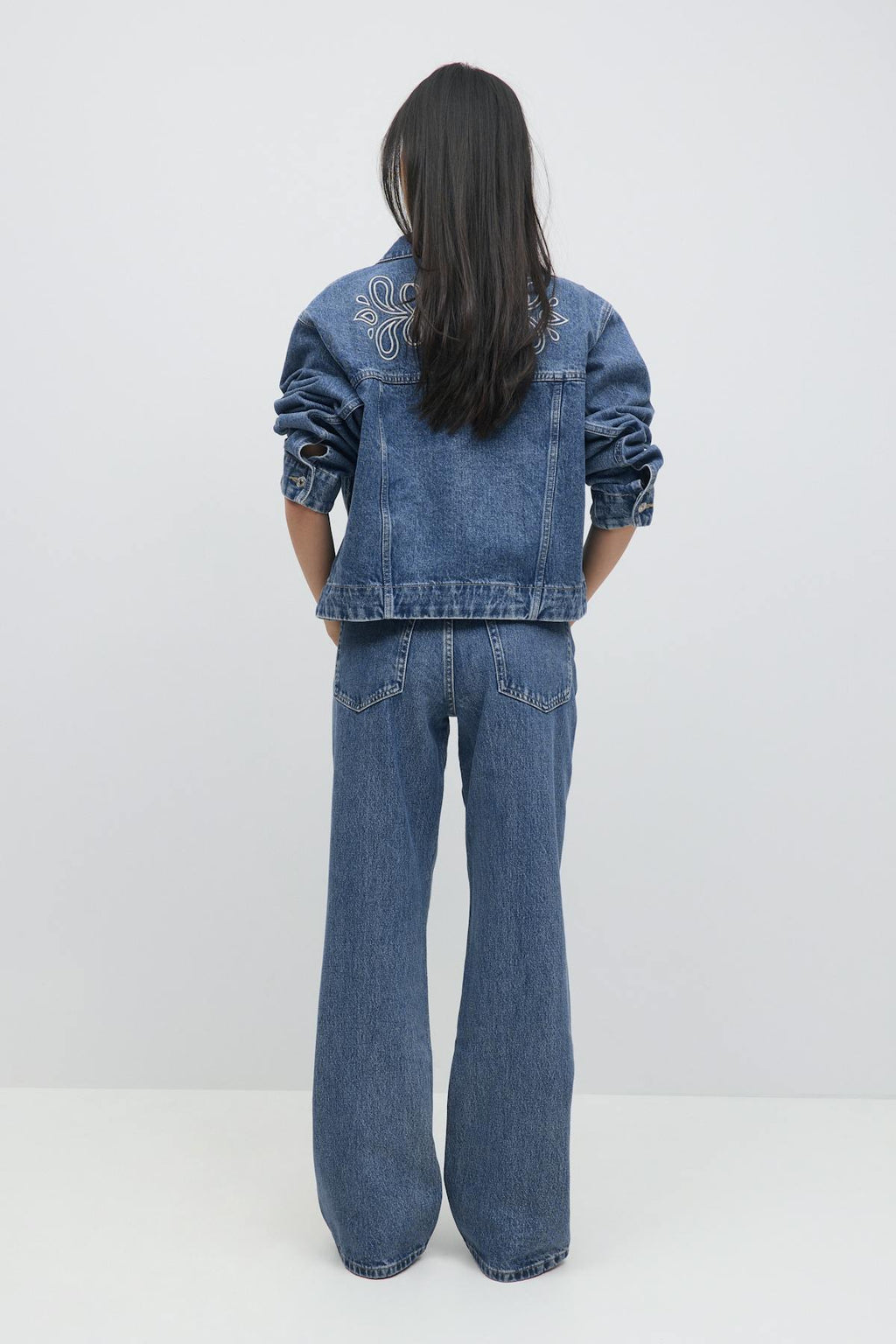 Embroidery jeans