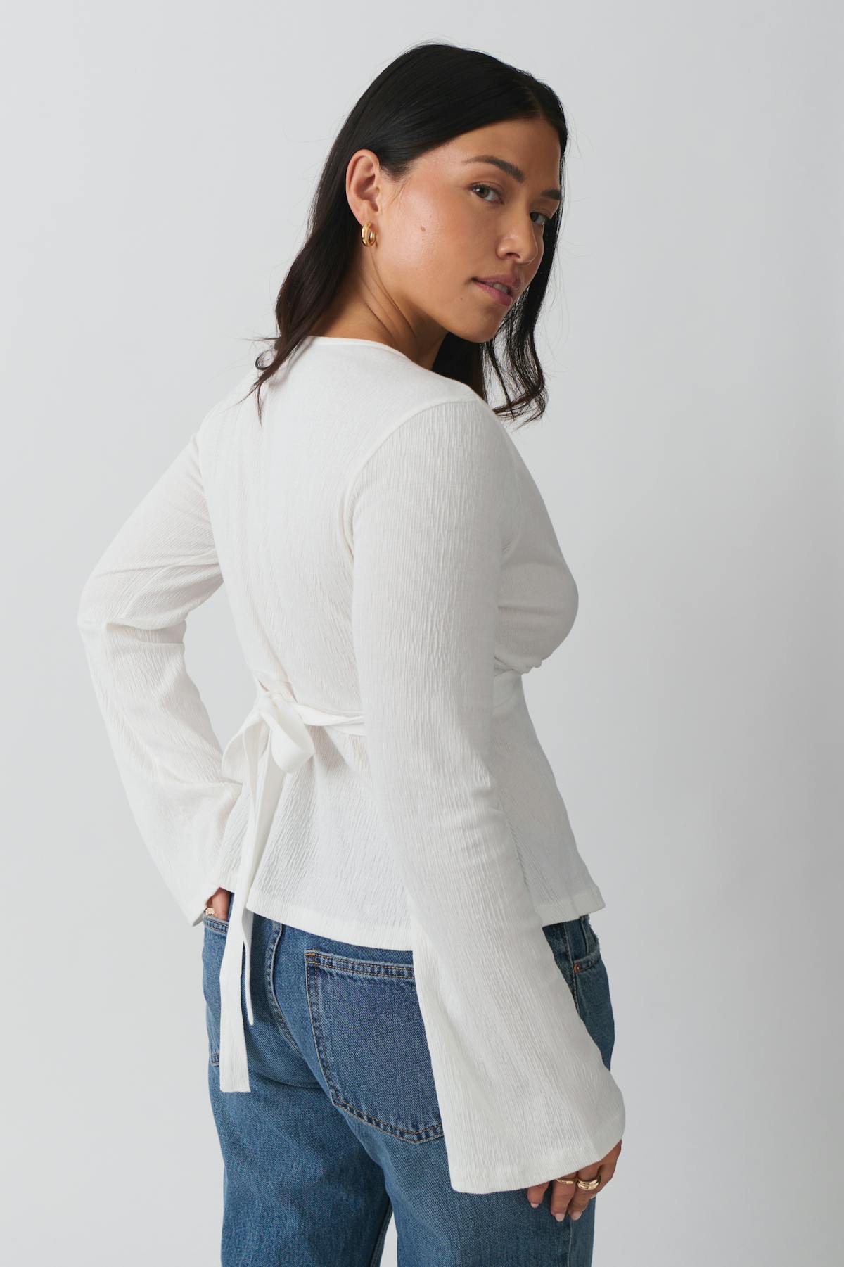 Tie top