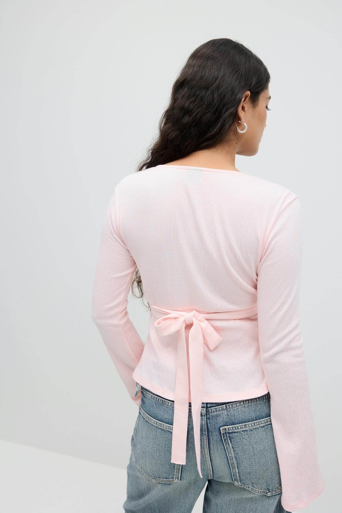 Tie top