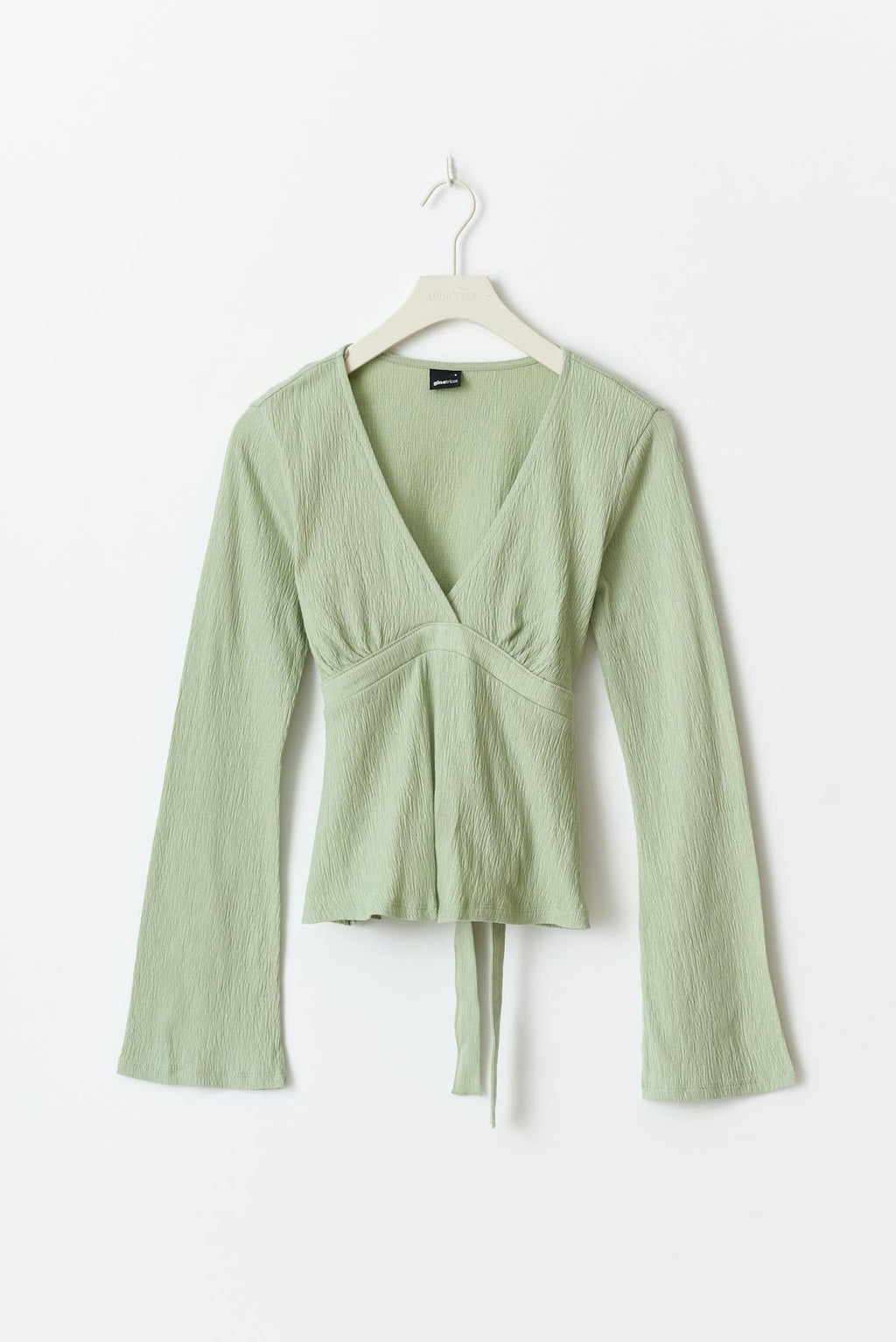 Tie top