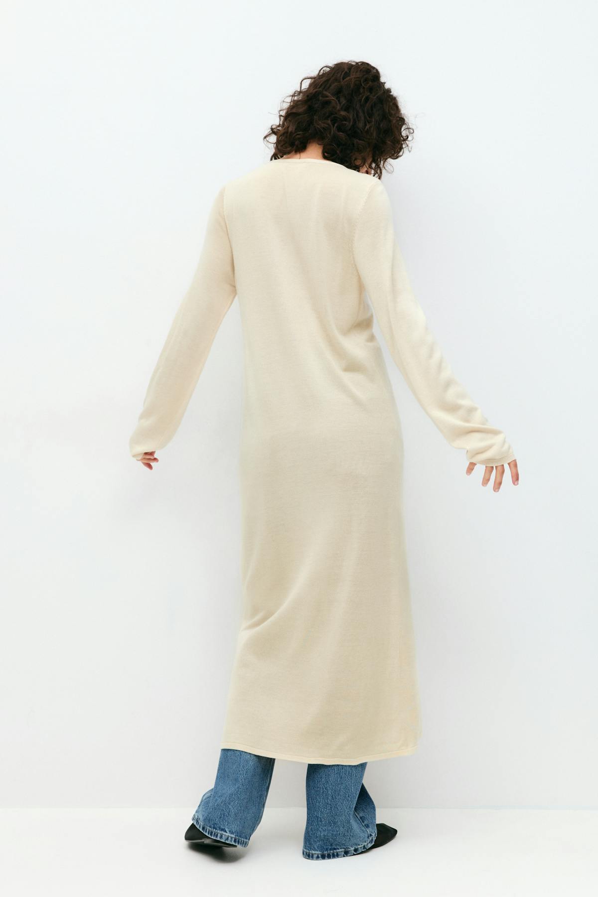 Long knitted cardigan