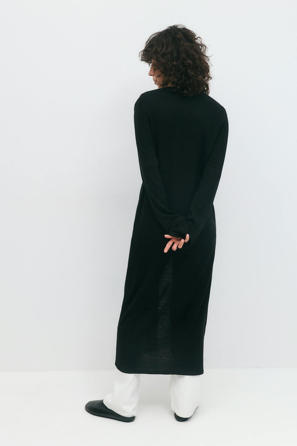 Long knitted cardigan