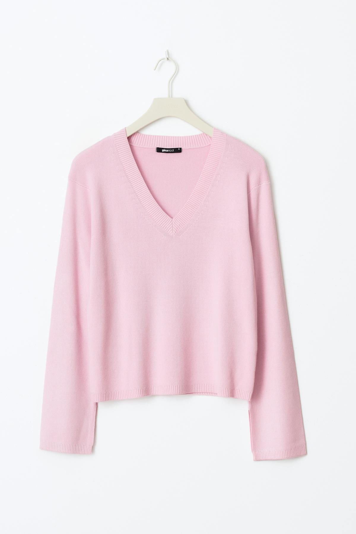 V-neck knitted top