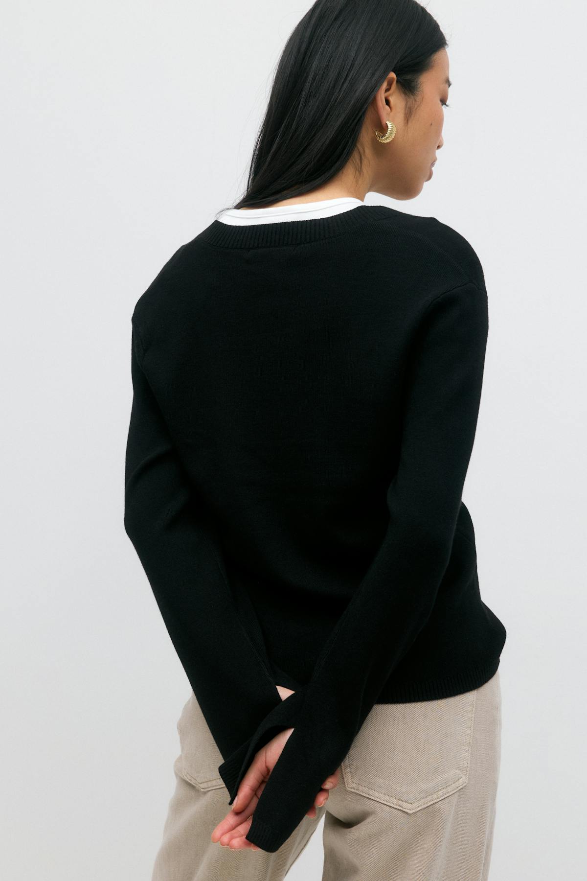 V-neck knitted top