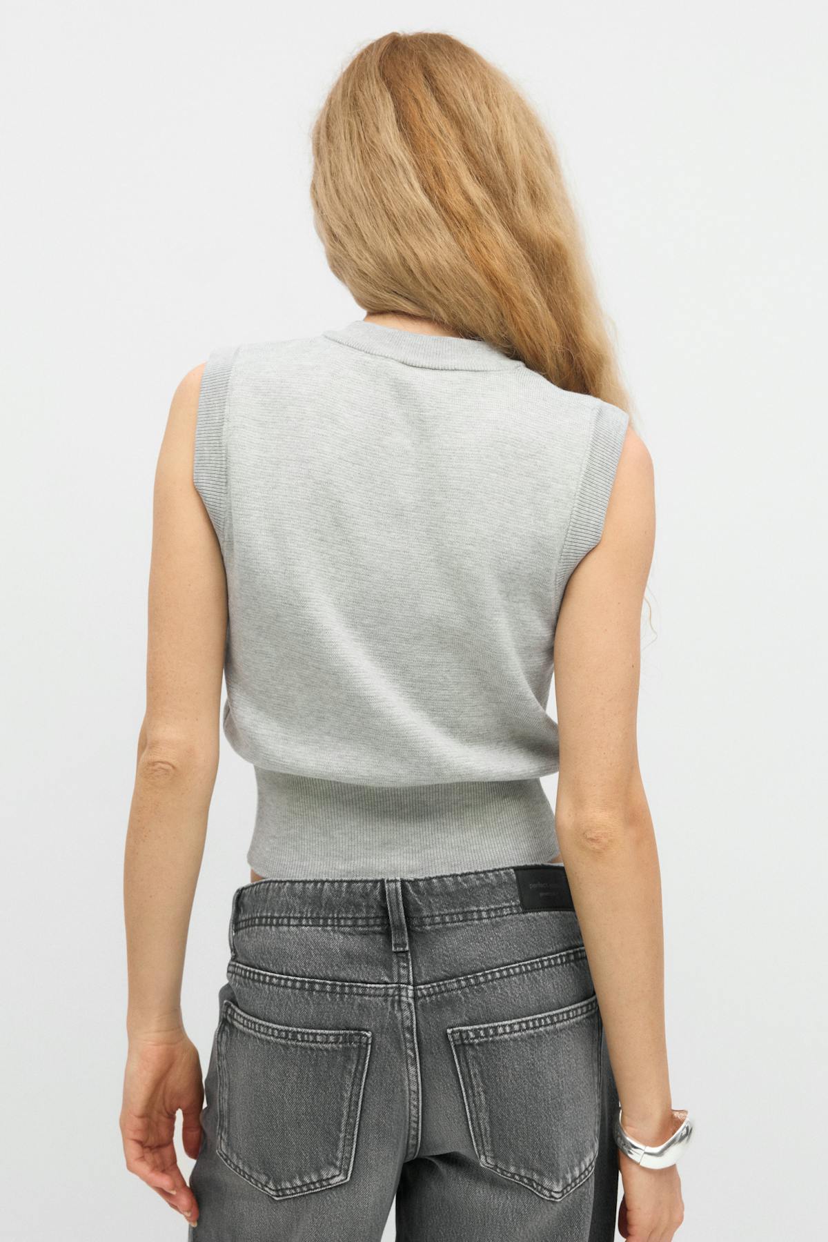 Knitted vest