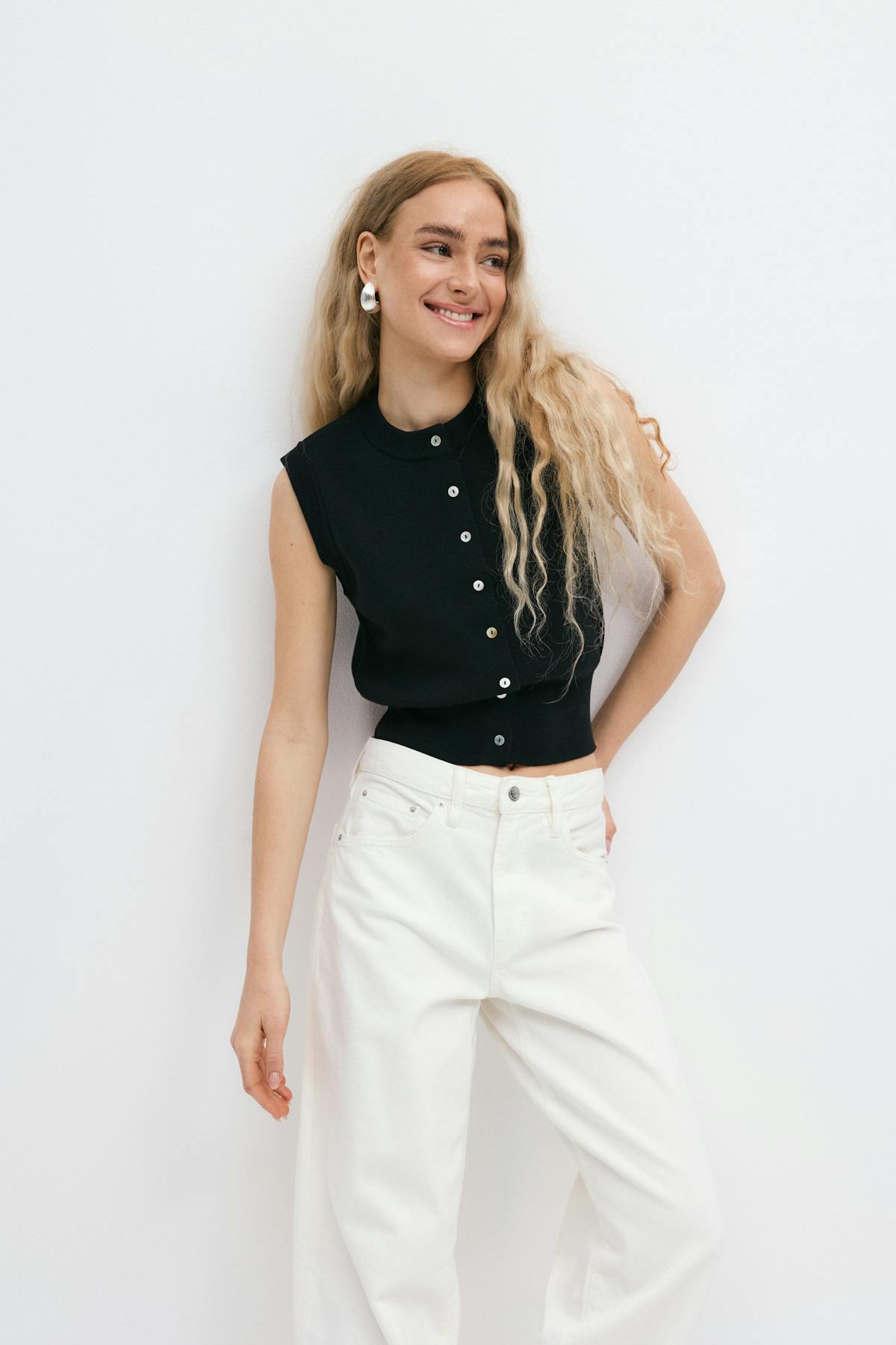 Knitted vest