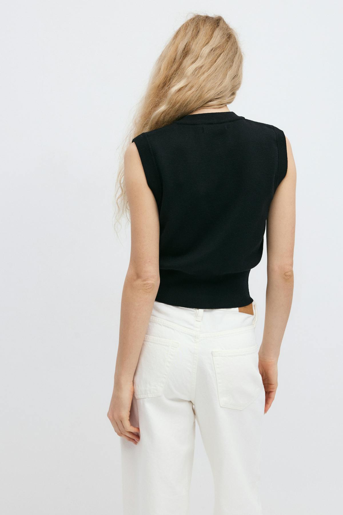 Knitted vest