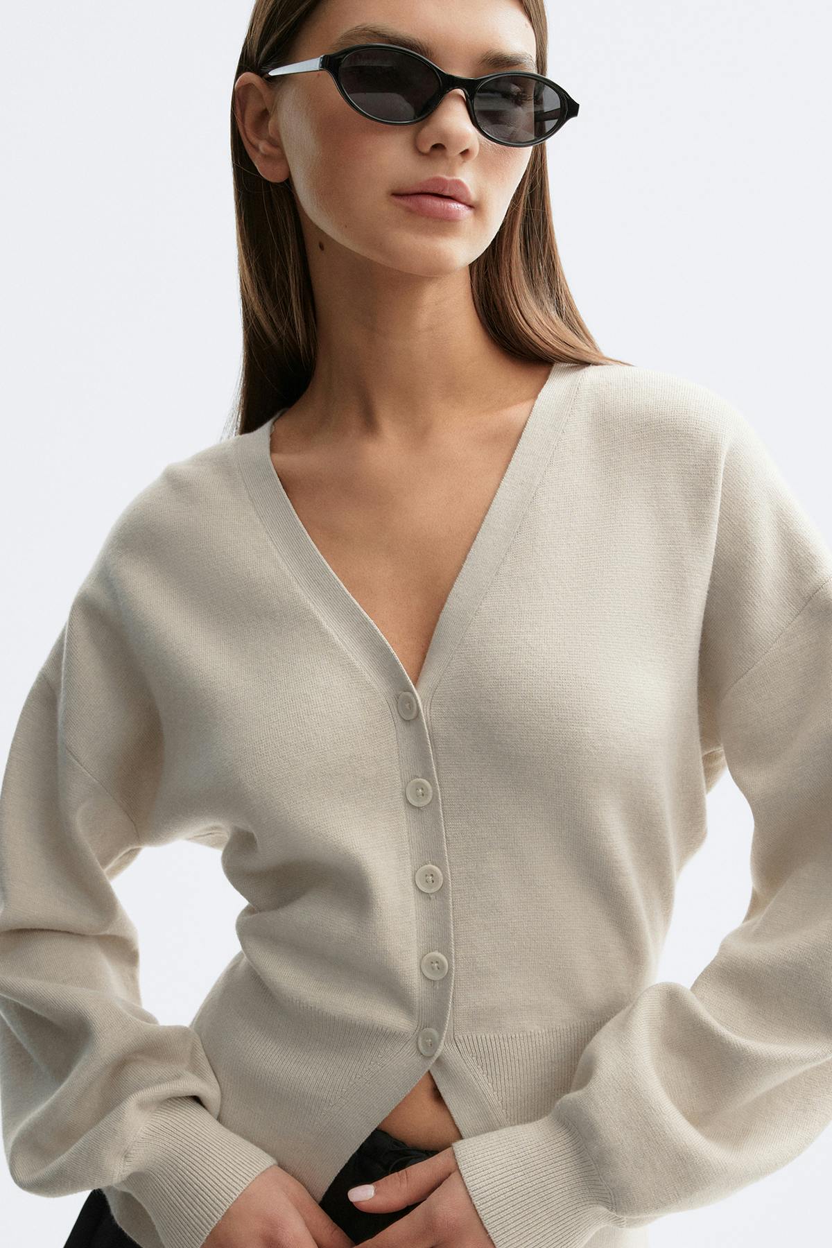 Shaped knitted cardigan