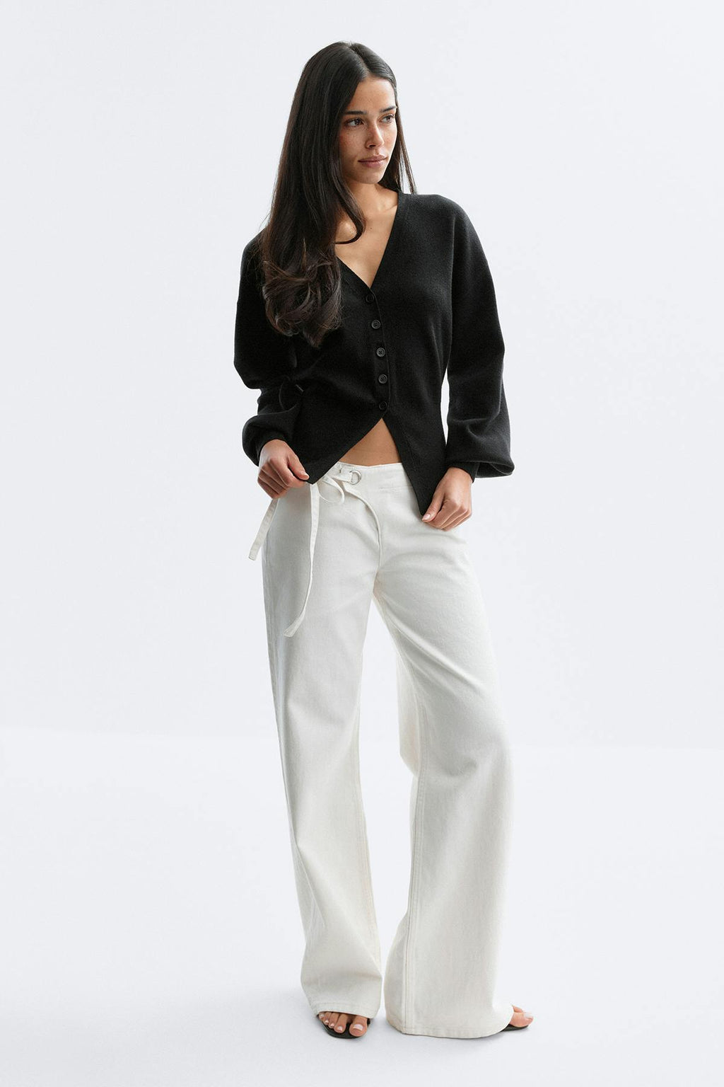 Shaped knitted cardigan