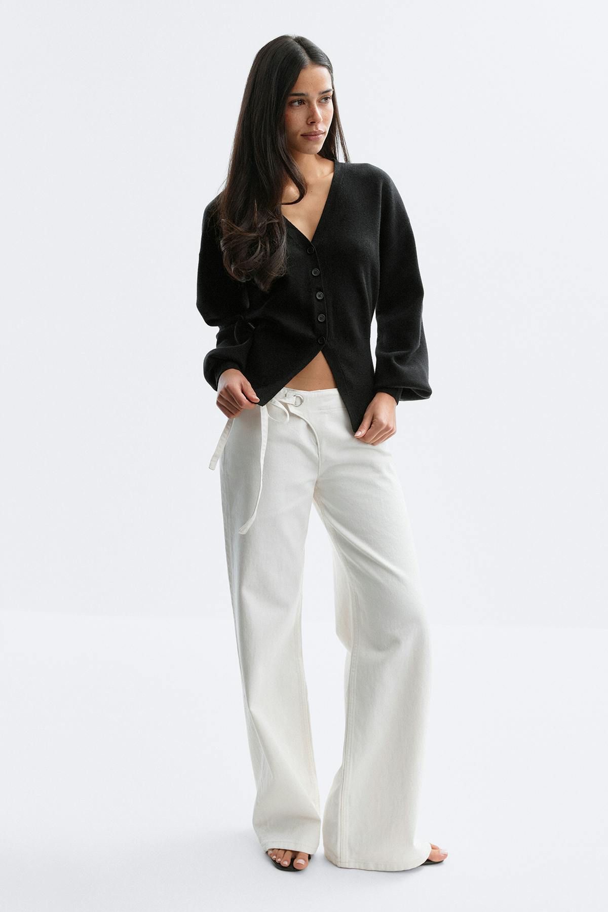 Shaped knitted cardigan