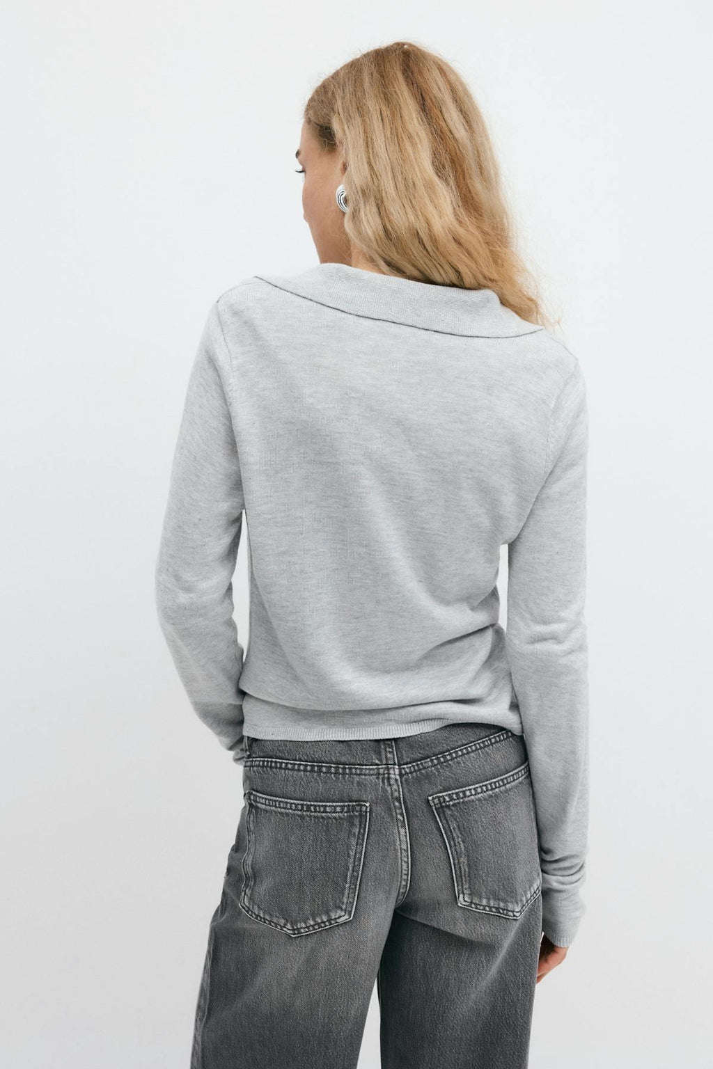 Loose knitted cardigan